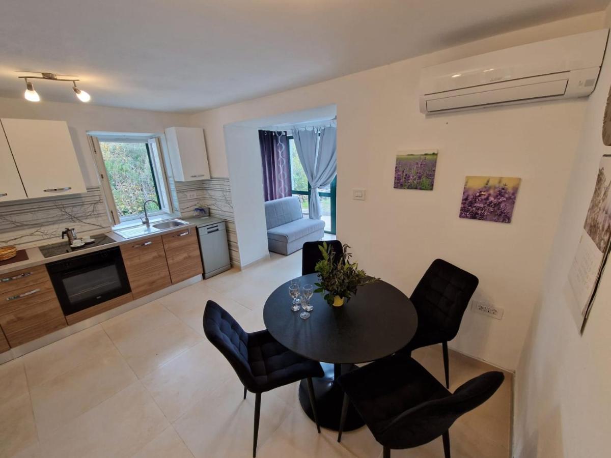 Lavanda Apartman 1 เซรส ภายนอก รูปภาพ